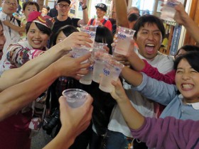 2016_11-2_awamori-toast-executive-committee-aims-to-simultaneously-toast-one-million-people_slider01