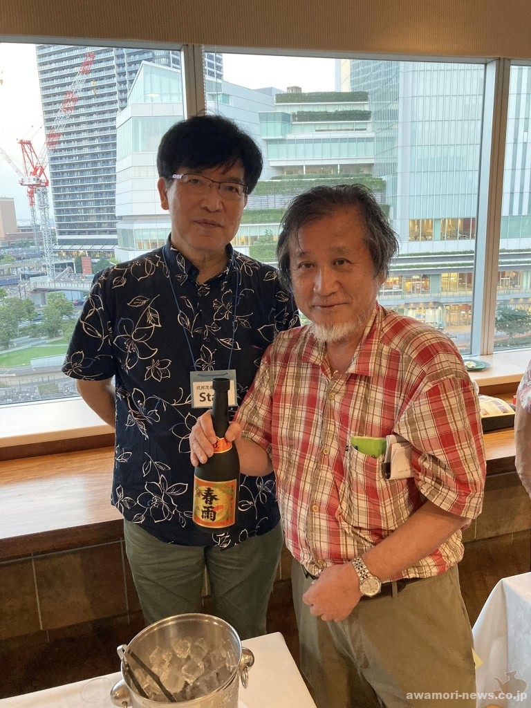宮里代表（左）と著者（右）