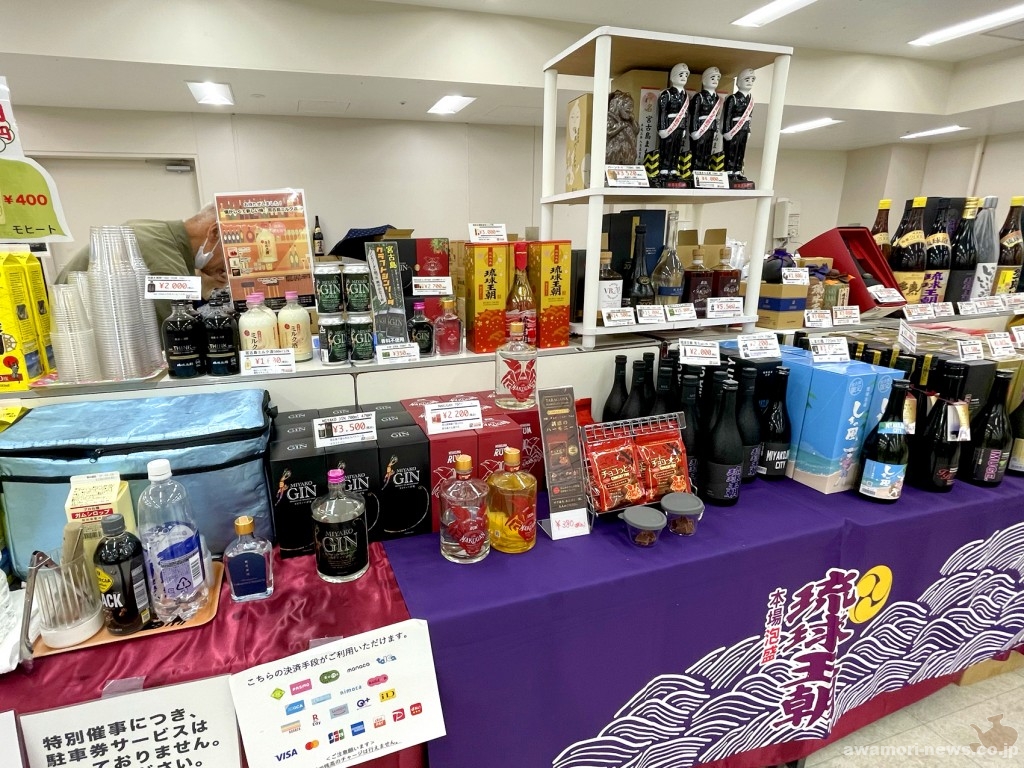 缶ソーダの自社製造が始まった宮古島の多良川。MIYAKO GIN SODAはこの夏、成城石井にも並ぶ。