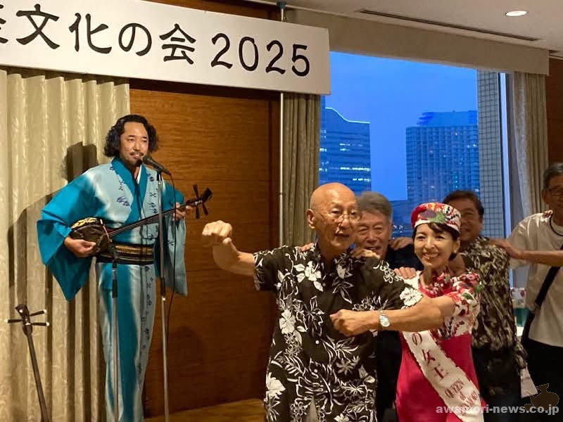 昨年の琉球泡盛文化の会の一幕(中央:掛田勝朗前会長)